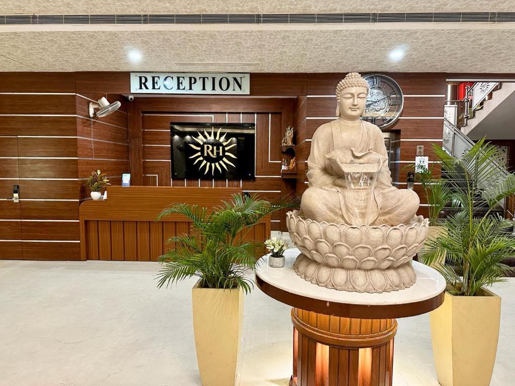 Royal Heritage Hotel & Resort Ayodhya Exterior photo