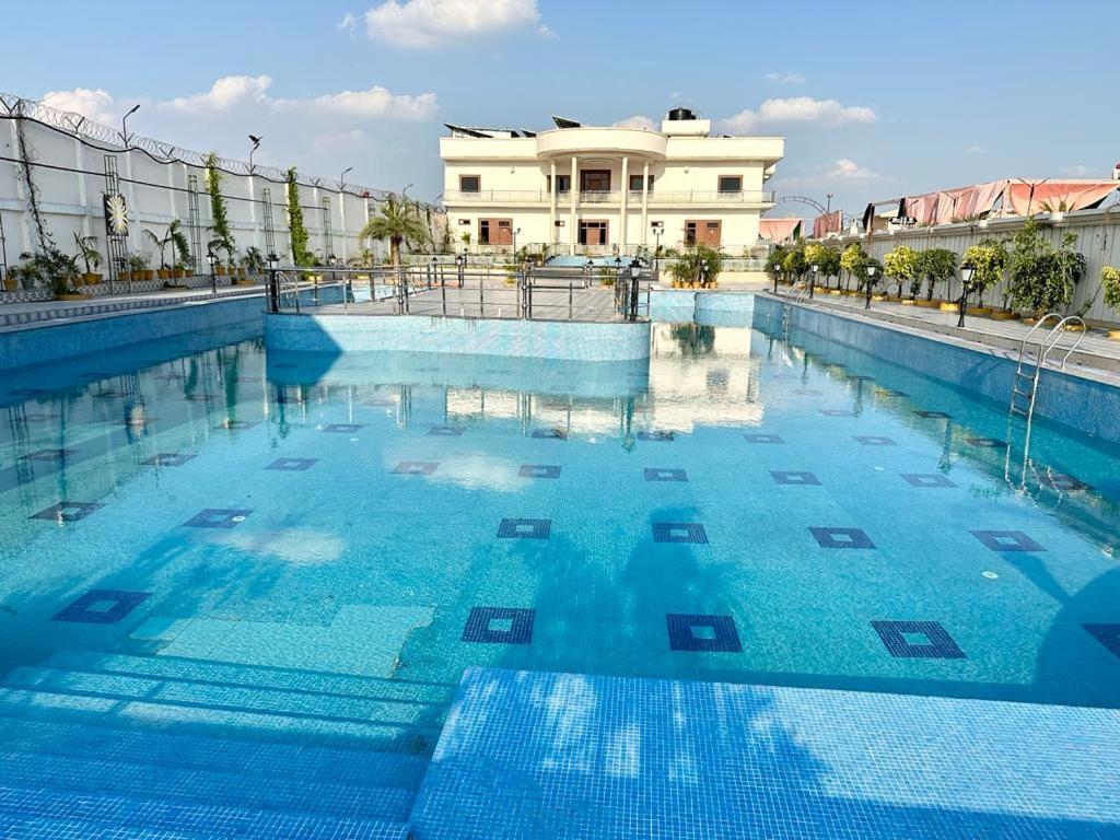 Royal Heritage Hotel & Resort Ayodhya Exterior photo