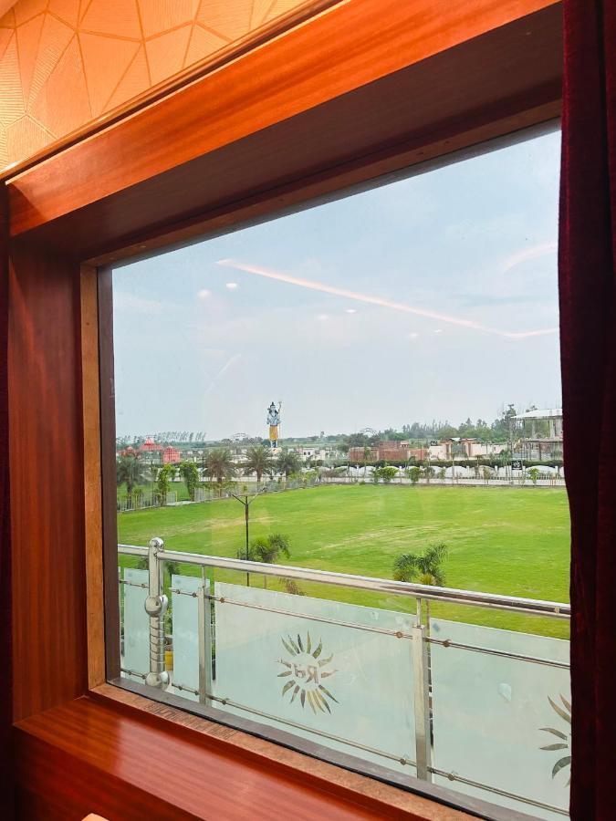 Royal Heritage Hotel & Resort Ayodhya Exterior photo