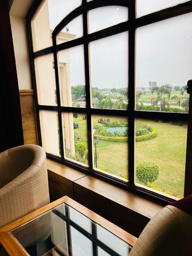 Royal Heritage Hotel & Resort Ayodhya Exterior photo